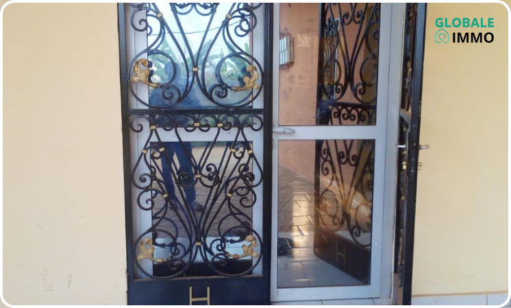 Appartement morderne de 2 grandes chambres à Nkozoa Dispensaire